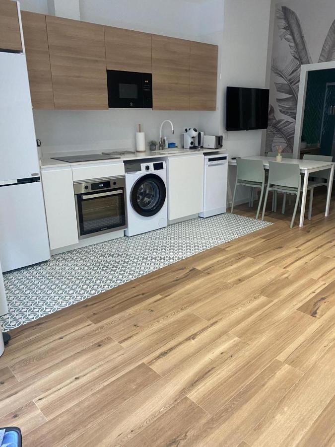 Marina Beach Apartments Valence Extérieur photo