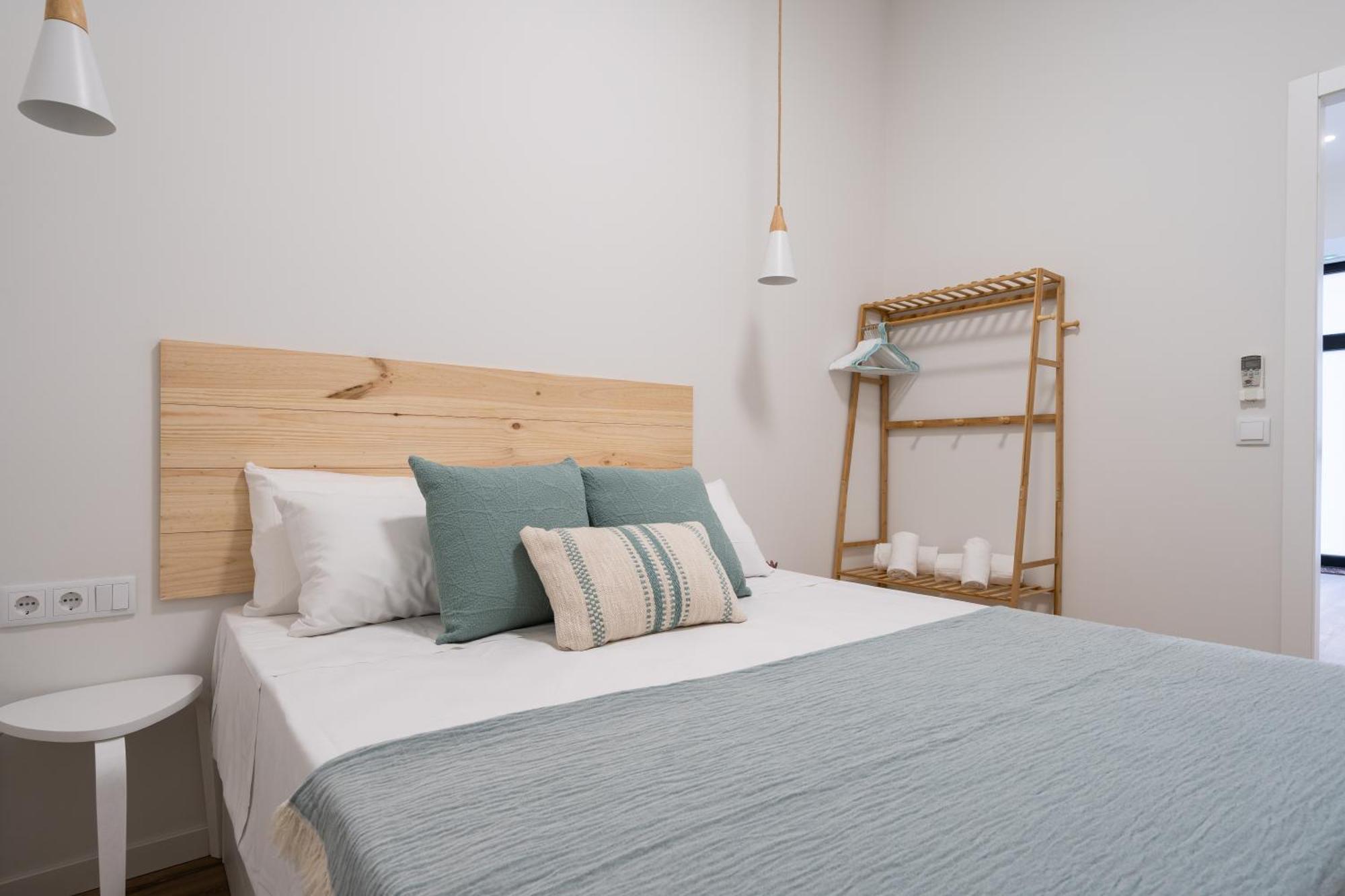Marina Beach Apartments Valence Extérieur photo